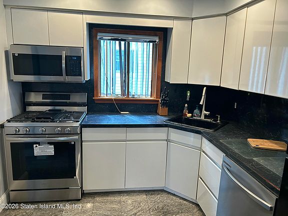 3rd image of 912 Annadale Rd