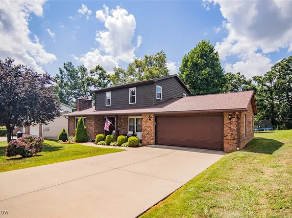 1700 S Hills Dr, Parkersburg, WV 26101