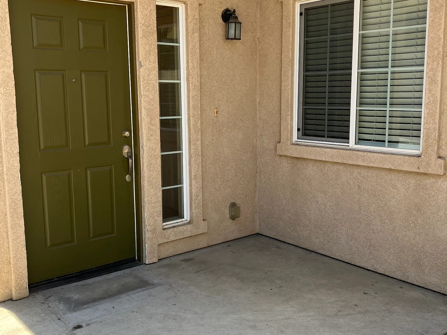 2 bed, 1100 sqft, $2,550 — Photo 2