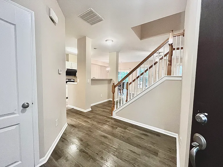 1659 Tailmore Ln — Photo 2
