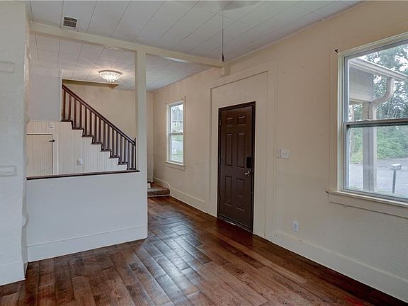 5th image of 931 Kickapoo St