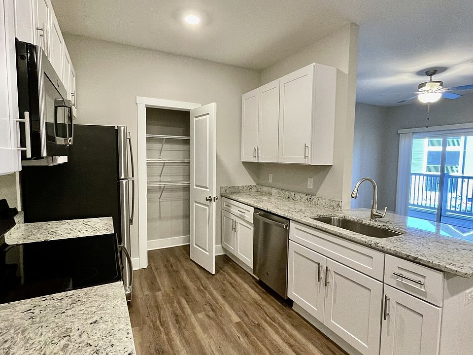 1st image of 410 English Commons Dr #206
