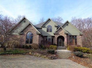 9118 N Oak Creek Dr, Mooresville, IN 46158