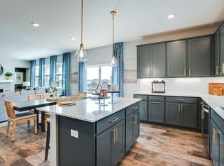 4737 Camden Cir, Chaska, MN 55318