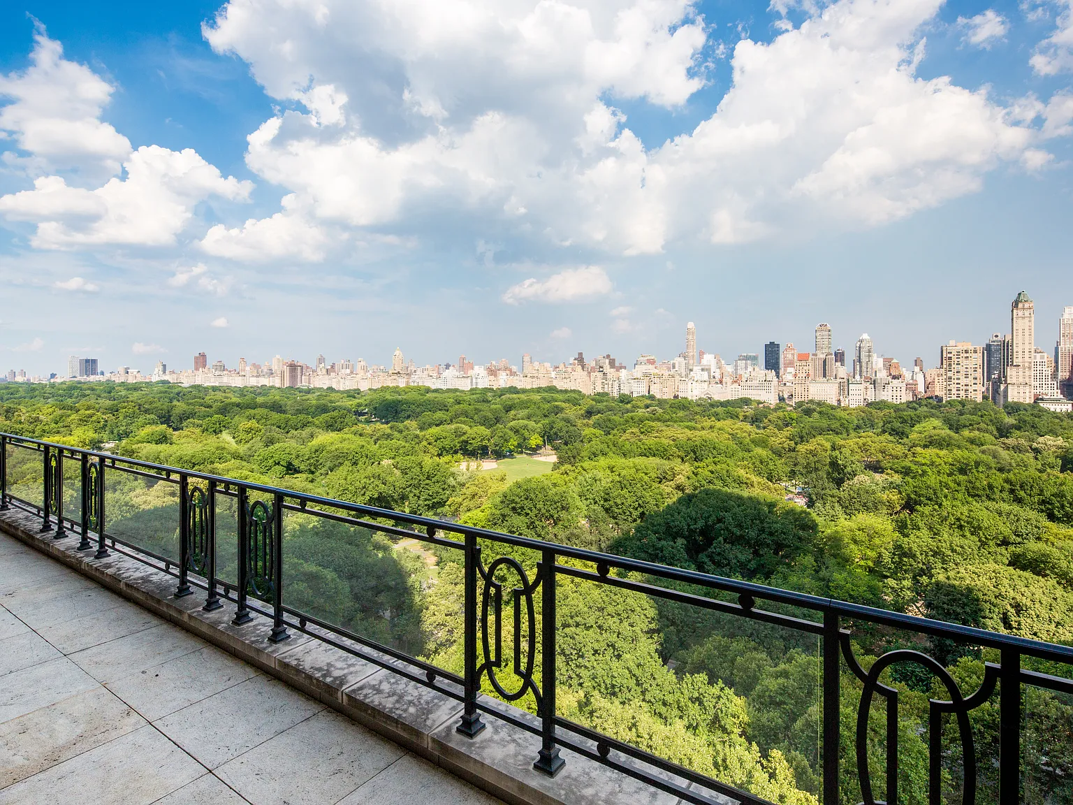 15 Central Park West — Photo 2