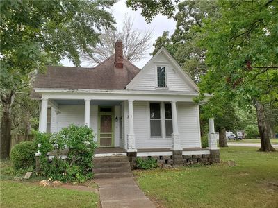 729 W Sycamore St, Nevada, MO, 64772