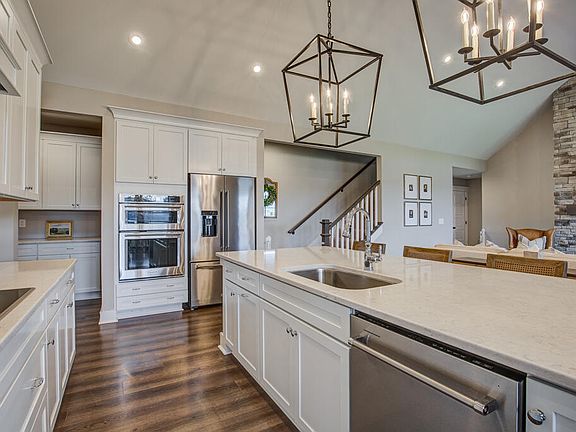 5th image of 12067 Fair Hill Ct