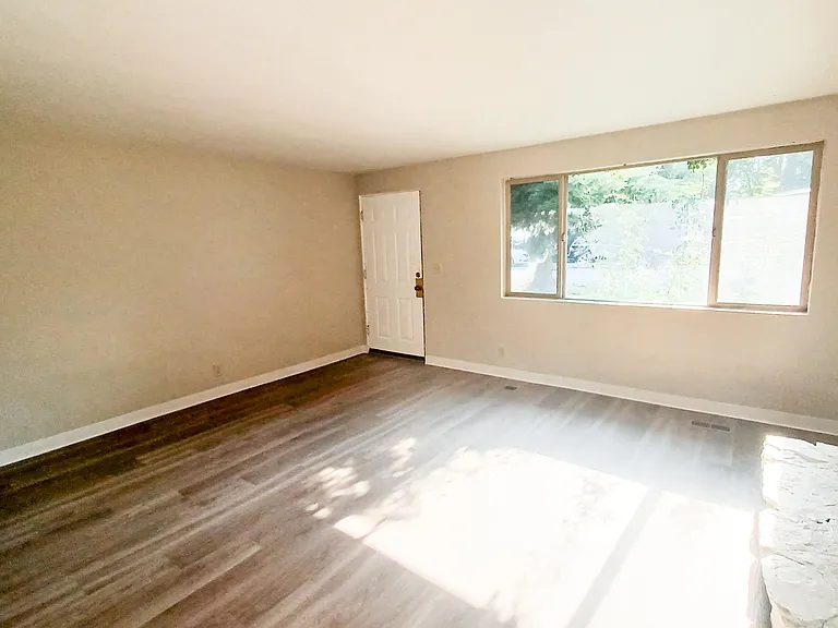 Magnolia Apartments — Photo 9
