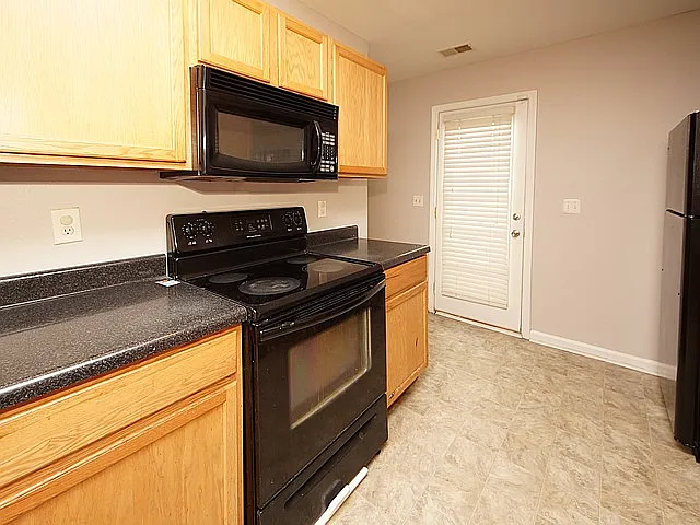 1218 Vistiana Dr — Photo 22