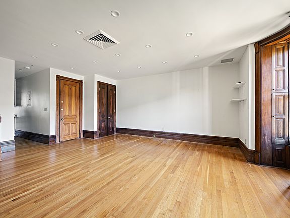 5th image of 43 W 84th St #3