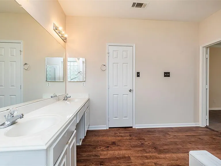 14707 Chapelbrook Ln — Photo 10