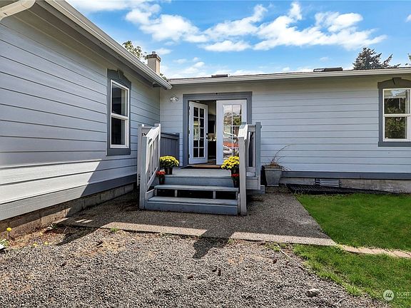 2nd image of 2452 S 52nd St