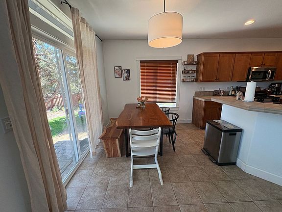 5th image of 1326 SW Rimrock Way