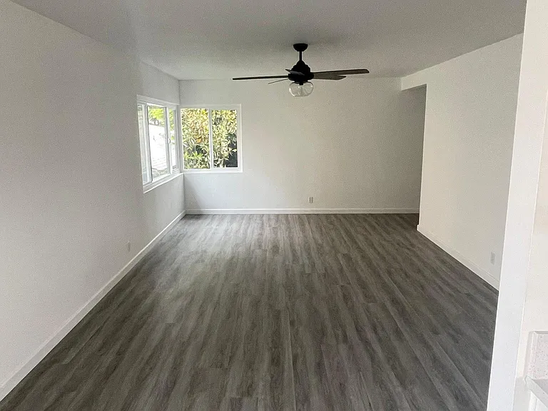 5747 Waring Ave #8 — Photo 19