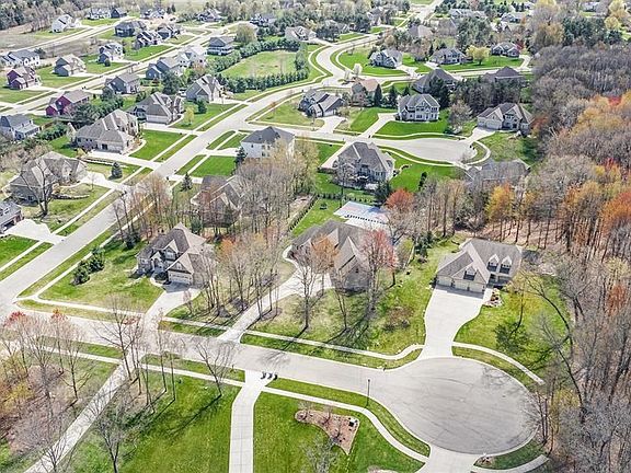 2nd image of Field Bay Ave
