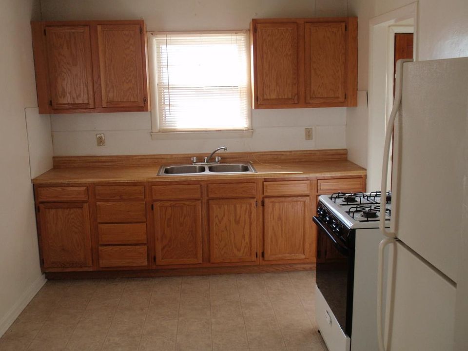 2nd image of 1110 Linda Dr