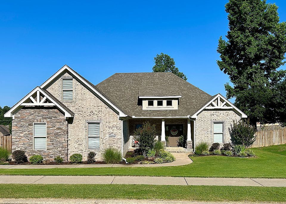 1st image of 3803 Grand Oaks Dr