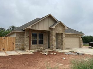 119 Parlin Ln, Fredericksburg, TX 78624