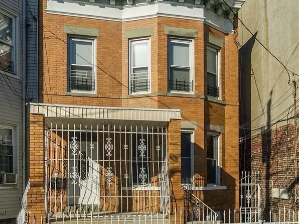 22 Grace St, Jersey City, NJ 07307