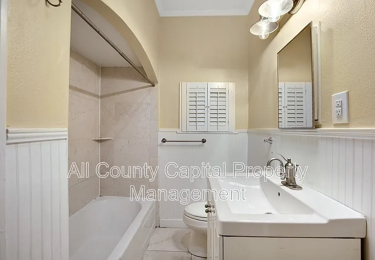 1601 W 29th St #1601 — Photo 12