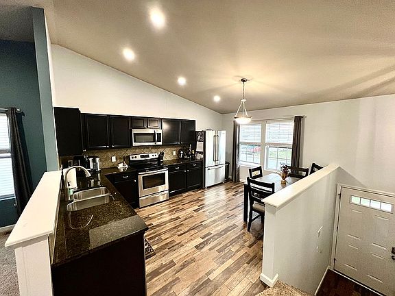 4th image of 8606 Pinnebog River Dr