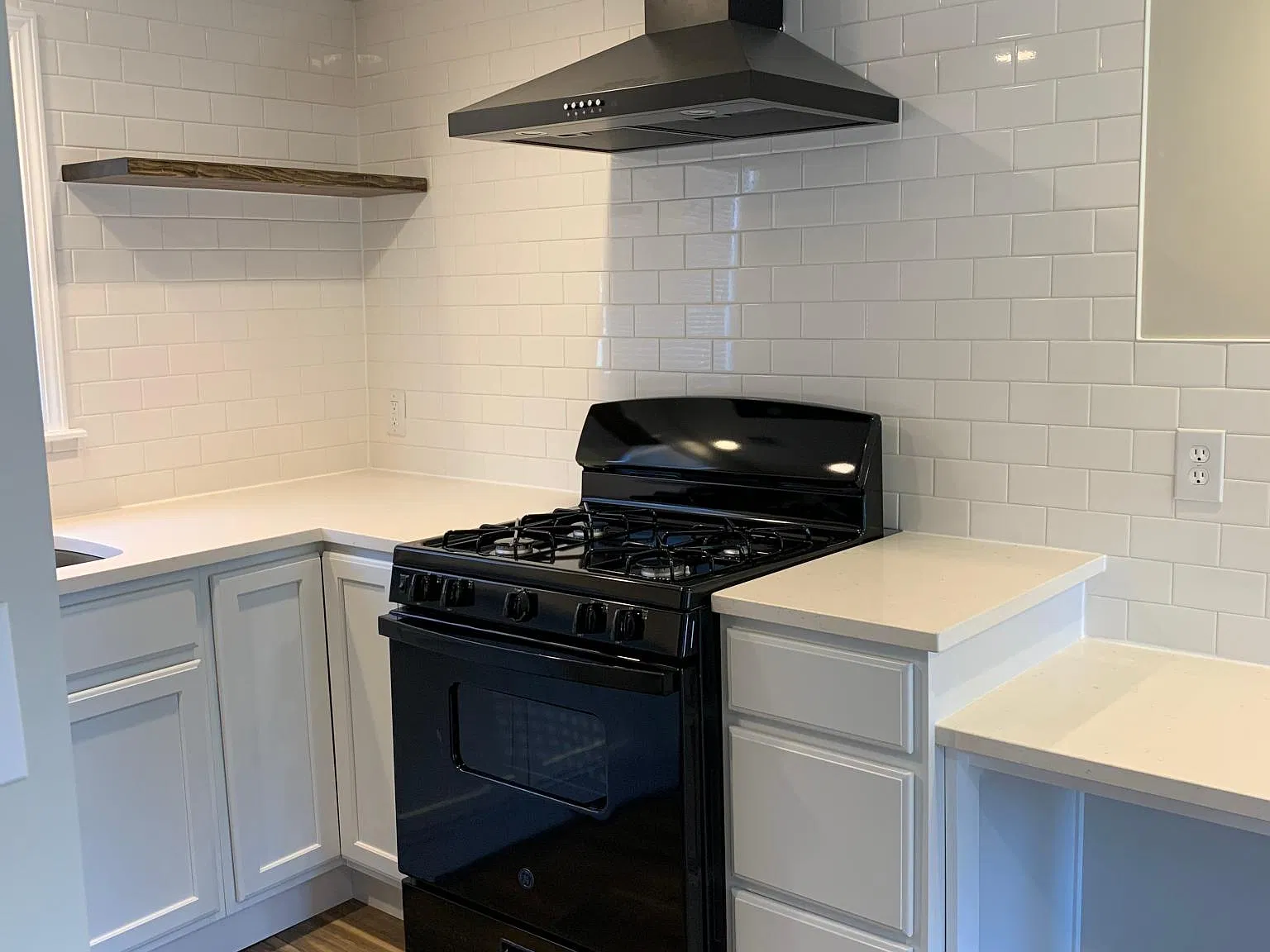 707 W 13th St — Photo 3