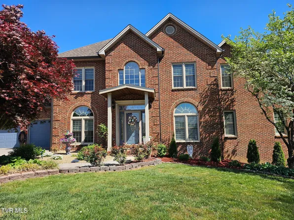 2605 Halifax Dr, Kingsport, TN 37660