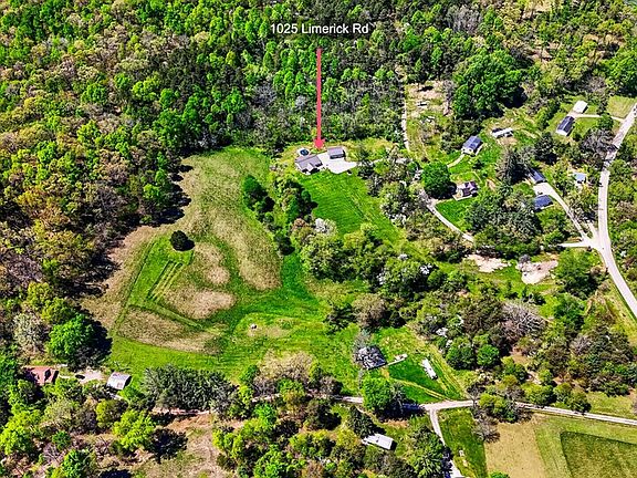 4th image of 1025 Limerick Rd