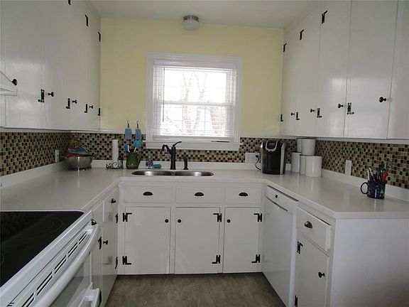 5th image of 5 Hiawatha Trl