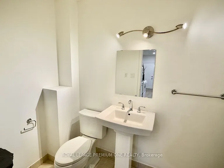 312 Rustic Rd #B — Photo 10