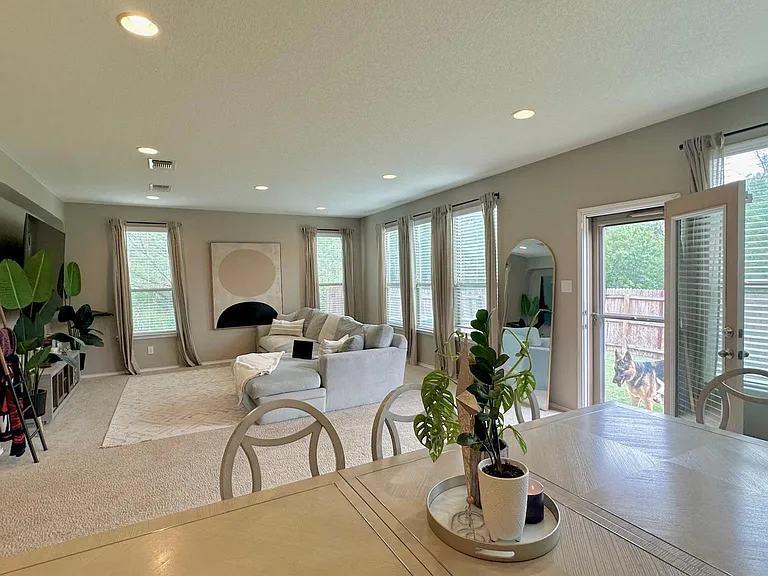 6402 Gerber Mdw — Photo 7