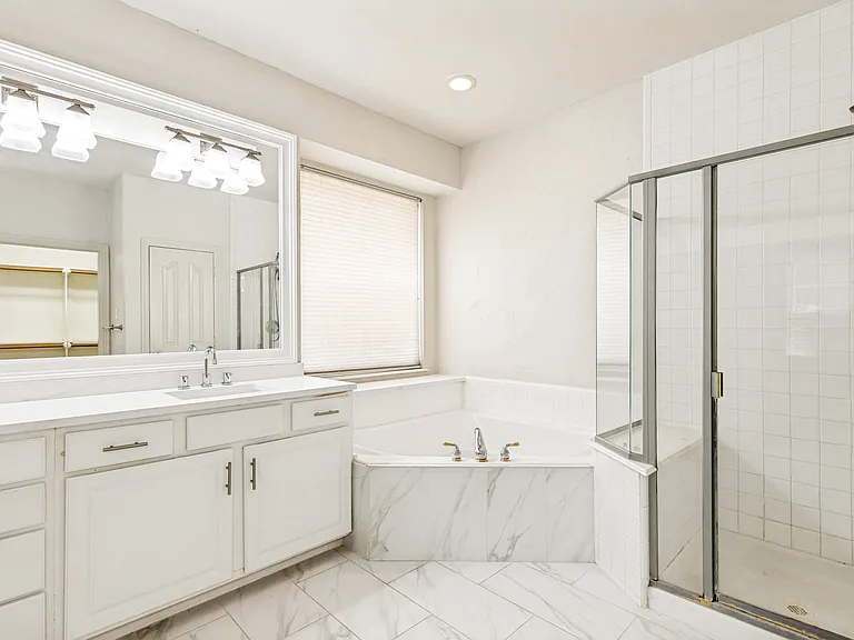 1716 Winding Hollow Ln — Photo 10