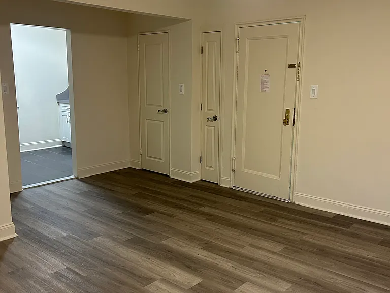 472 Howard Ave #2B — Photo 8