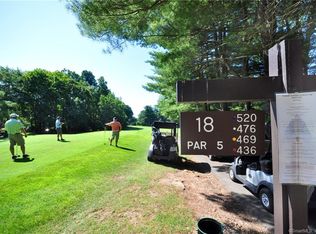 41 Conifer Ln #41, Avon, CT 06001