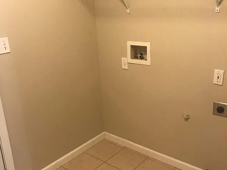 306 Jillian Dr — Photo 14