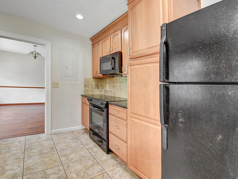 5304 Attleboro St — Photo 16