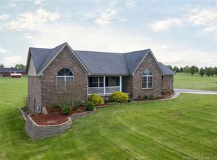 9054 S Rosemary Ln, Pekin, IN 47165
