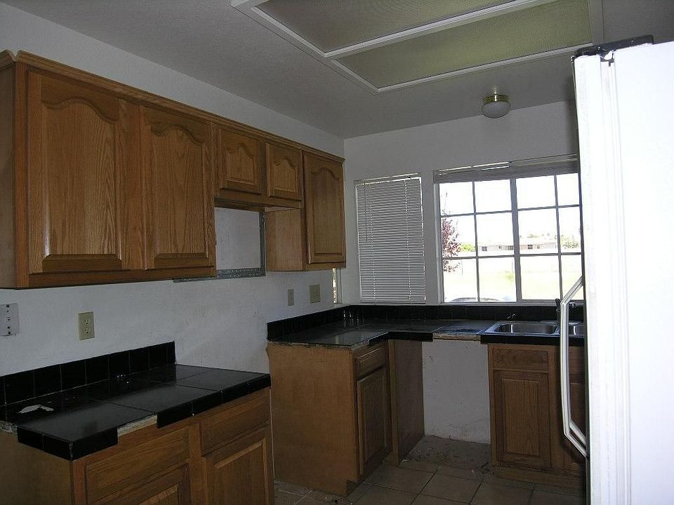 2nd image of 441 S Maple Unit 51