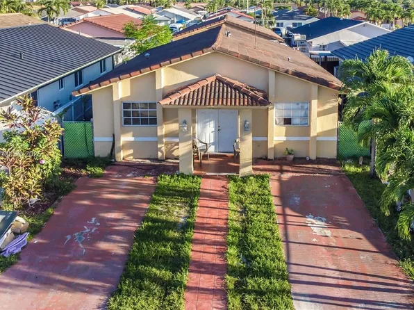2534 W 72nd St, Hialeah, FL 33016