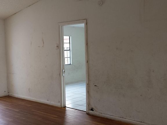 4th image of 4334 NW 5th Ave