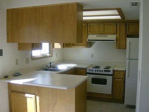 2nd image of 2271 Poplar Dr APT 3