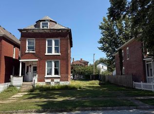 628 N 7th St, Quincy, IL 62301