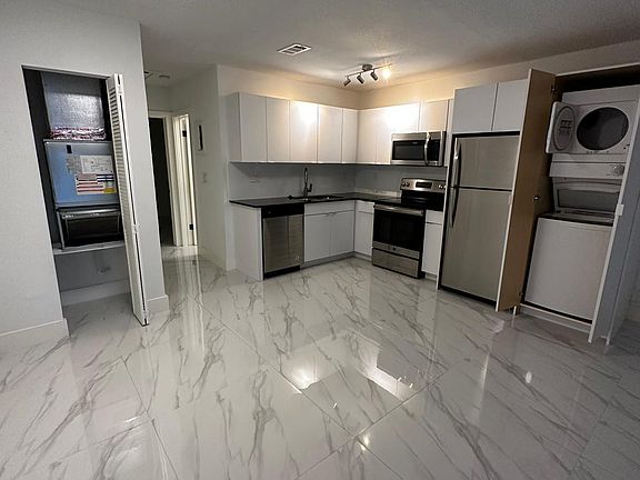 2nd image of 2140 NE 56th St APT 9