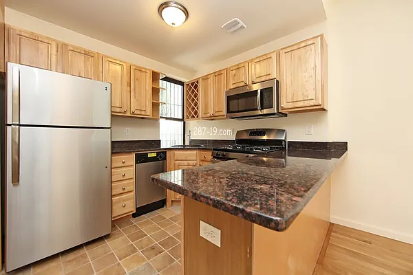 Rented by Nelson Aybar, LREB | media 2