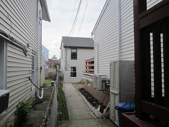 2nd image of 3229 Glennon Pl #B