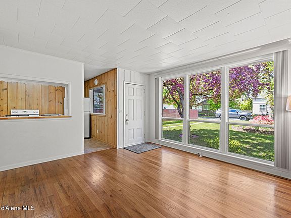 5th image of 1004 N C St