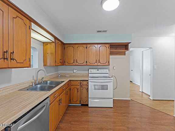 5th image of 714 E Kentucky Ave