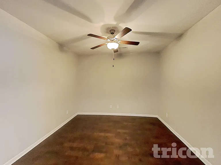 209 Ashmere Ct — Photo 4