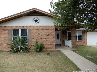 1501 Longhorn Dr, Floresville, TX 78114
