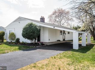 238 Willow Dr, Levittown, PA 19054